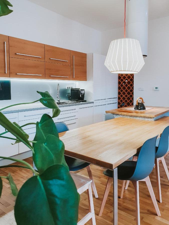 Priestranny Apartman V Centre Caşonia Exterior foto